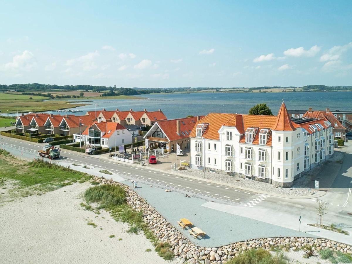 6 Person Holiday Home On A Holiday Park In Hejls Exterior foto